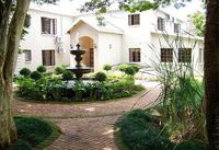 Sanloo Country Manor
