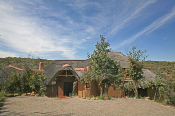 Mabalingwe Area-Cyferfontein Bush Villa in Naboomspruit