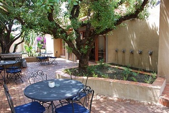 Opikopi Guest House in Pretoria