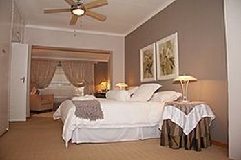 Waterglen Guest Lodge in Rustenburg