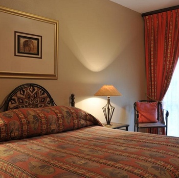Anew Hotel Hluhluwe - Self Catering Lodge in Hluhluwe