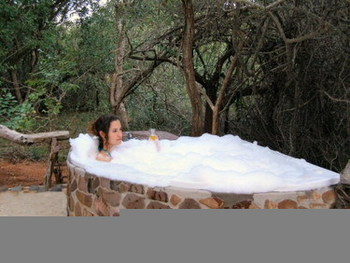 Leopard Walk Lodge in Hluhluwe