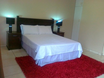 Ambient Guest Lodge in Bluff