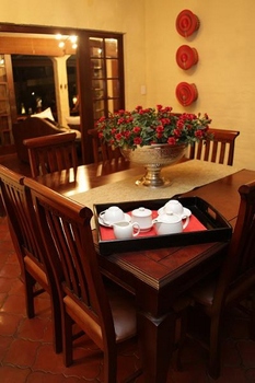 Five Burnham Guest House in Umhlanga Rocks