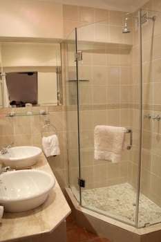 Five Burnham Guest House in Umhlanga Rocks
