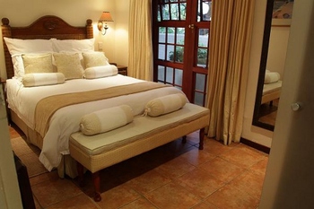Five Burnham Guest House in Umhlanga Rocks