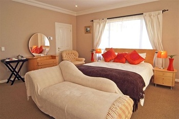ZZZ Bed and Breakfast in Umhlanga Rocks