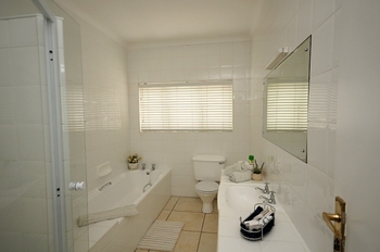 Flamingo Lodge in Umhlanga Rocks