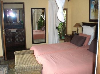 Mhlati Guest Cottages in Malelane