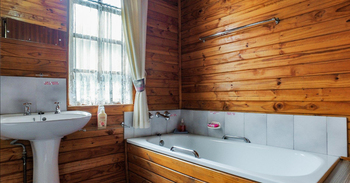 Viewpoint Lodge & Safari Tours in Hazyview