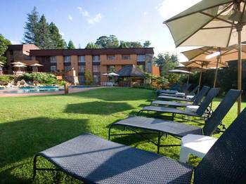 Pine Lake Inn Hotel in White River