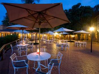 Pine Lake Inn Hotel in White River