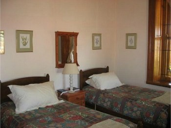 Van Zijl Guest Houses & Smidswinkel Restaurant in Nieuwoudtville