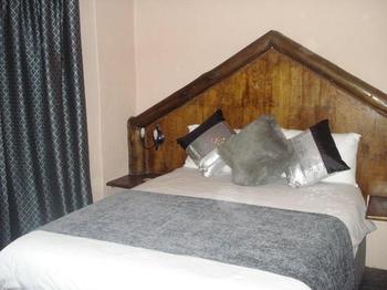 Motozi Lodge in Hartbeespoort Dam