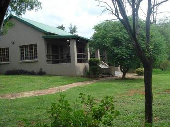 Motozi Lodge in Hartbeespoort Dam