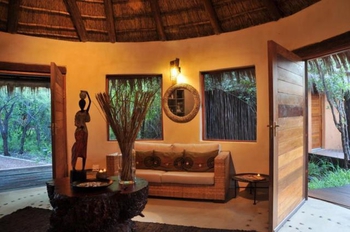 Tau Game Lodge in Madikwe Game Reserve