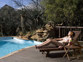 Iwamanzi Game Lodge in Koster