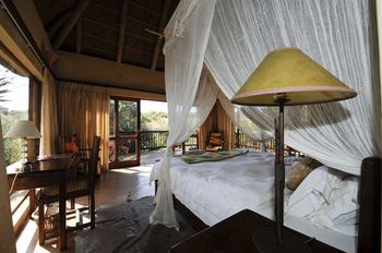 Iwamanzi Game Lodge in Koster