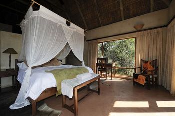 Iwamanzi Game Lodge in Koster