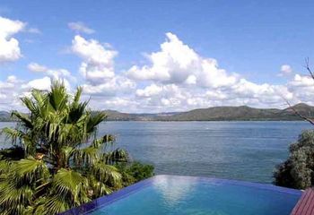 Kosmos Manor Guest House in Hartbeespoort Dam