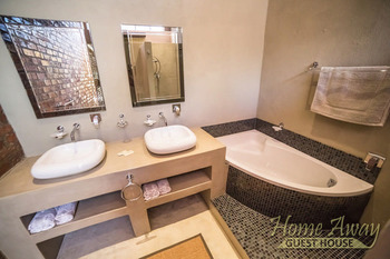 Home Away B&B in Klerksdorp