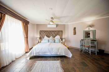 Mziki Safari Lodge in Brits