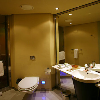 Protea Hotel Fire & Ice by Marriott Cape Town in Cape Town